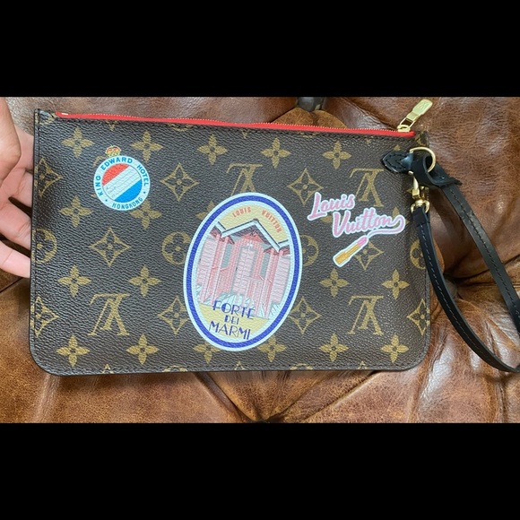 Lv Limited  edition Wrislet - Picture 7 of 15